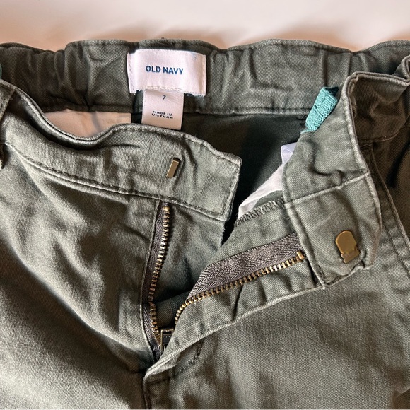 Two pair boys Old Navy shorts - Picture 7 of 8